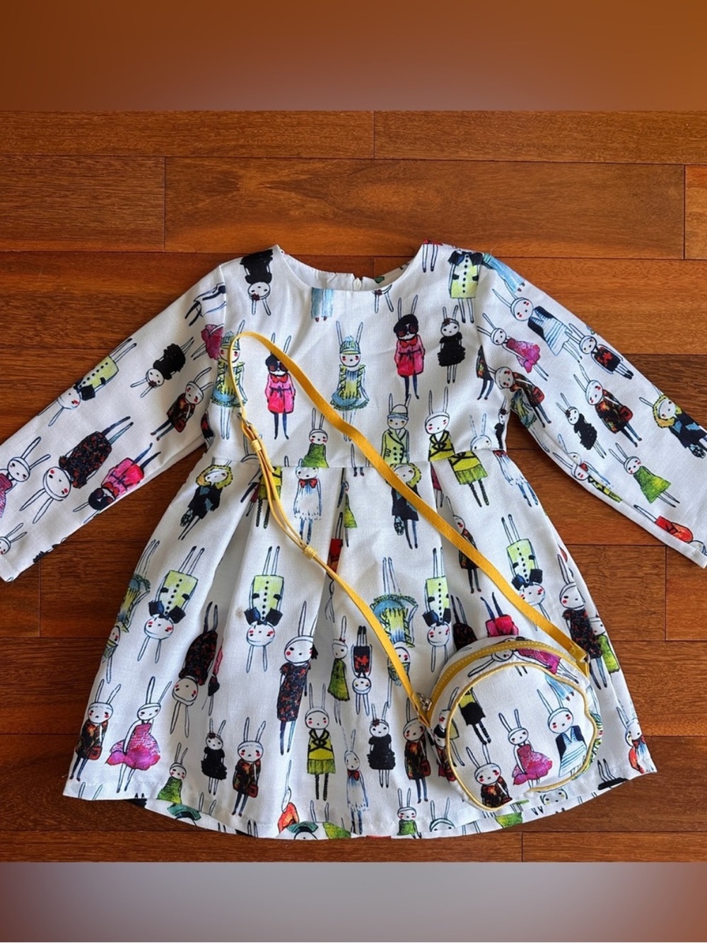 🐰Lola + The Boys White Kids Dress w/ Colorful Character Print w/Handbag Sz 3-4T - Picture 4 of 10